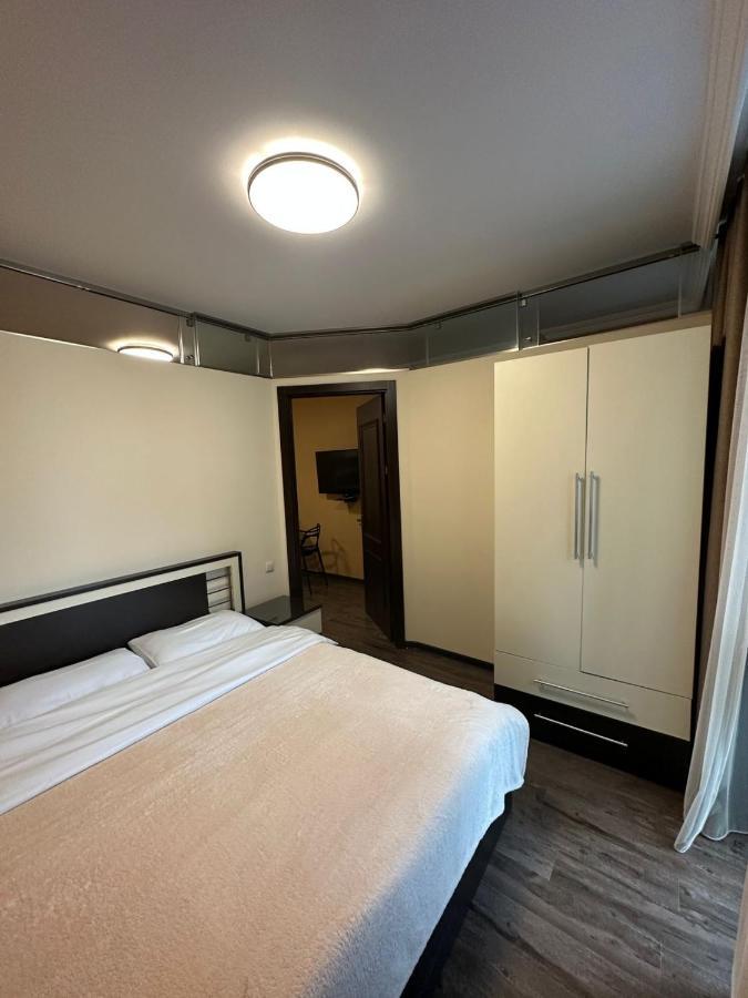 Pirosmani Mini Hotel Batumi Ngoại thất bức ảnh