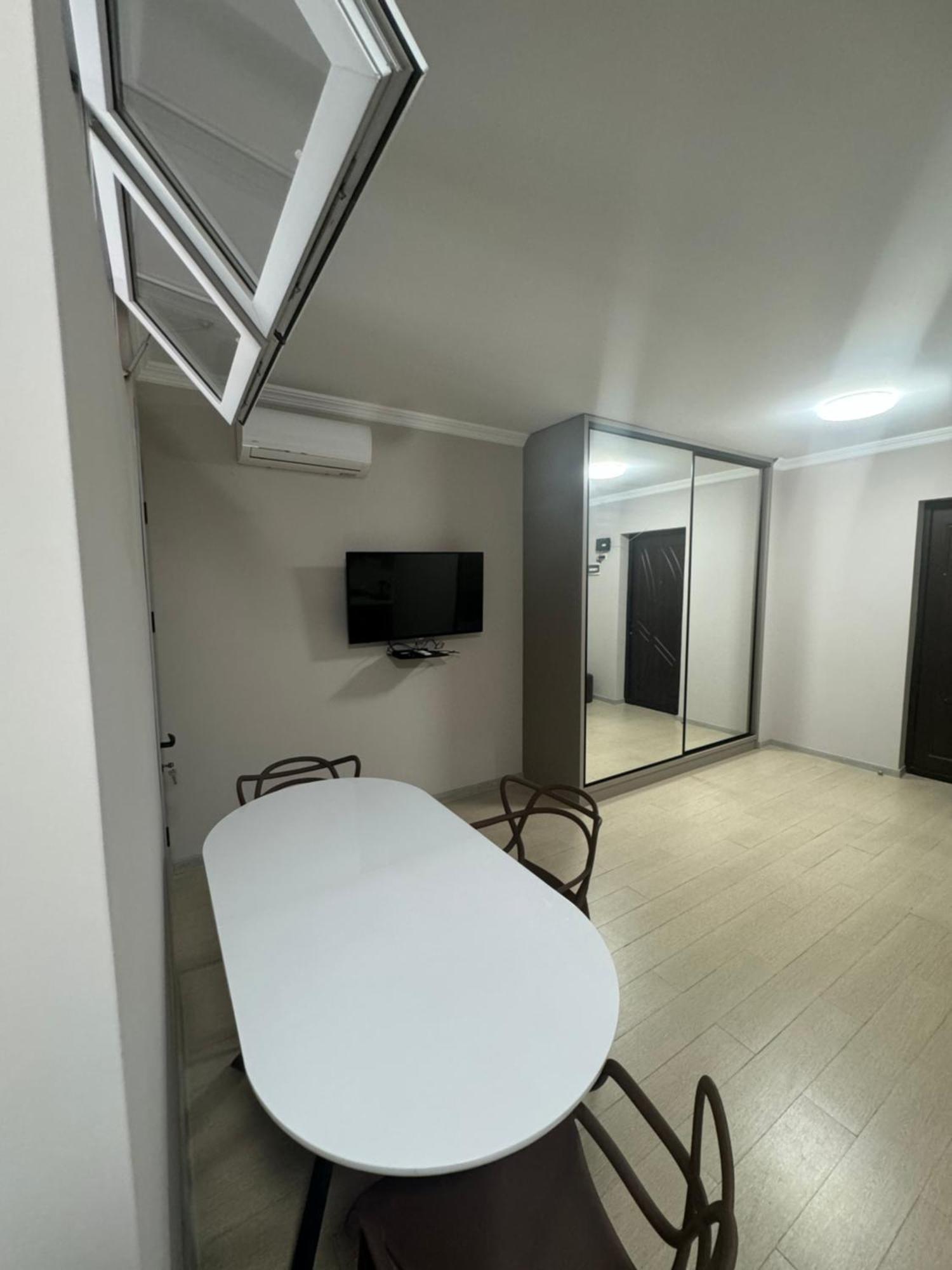 Pirosmani Mini Hotel Batumi Ngoại thất bức ảnh