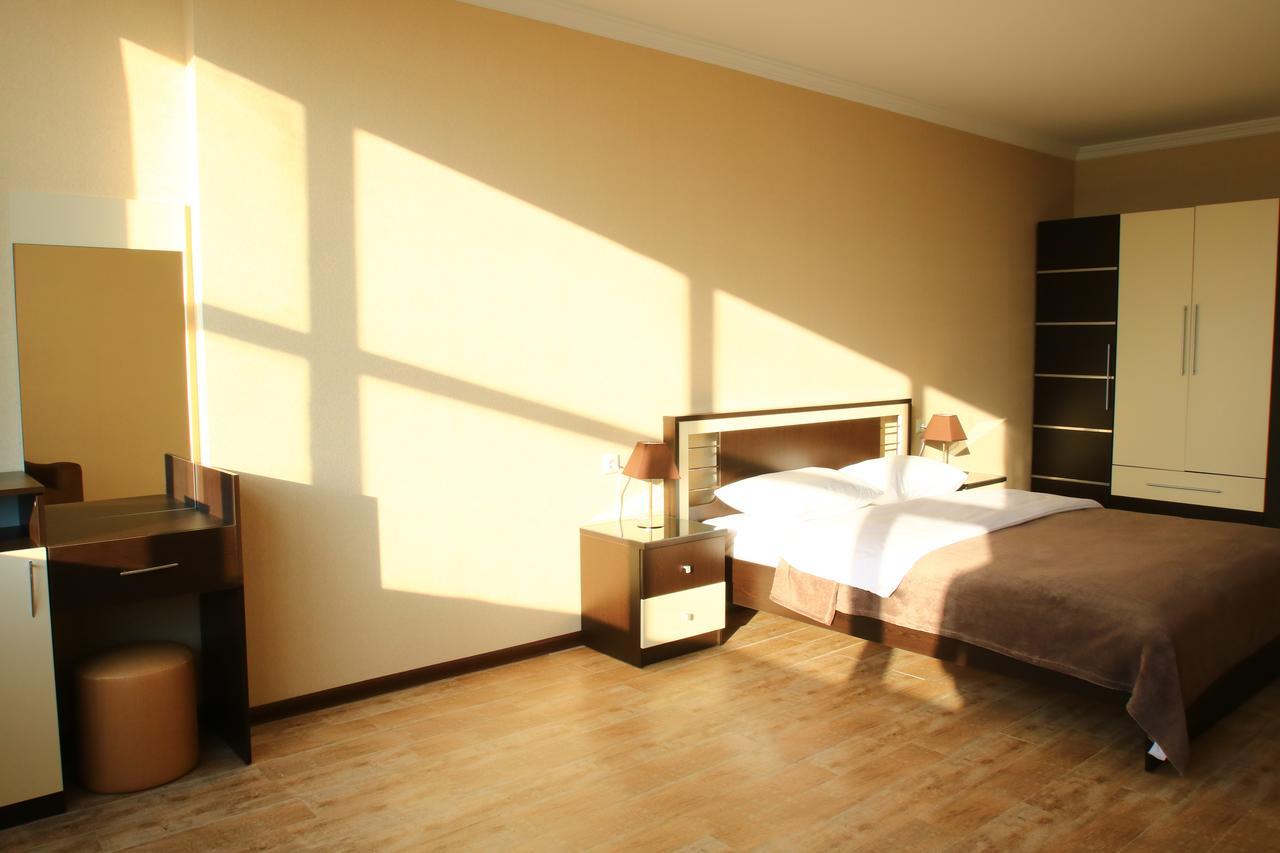 Pirosmani Mini Hotel Batumi Ngoại thất bức ảnh