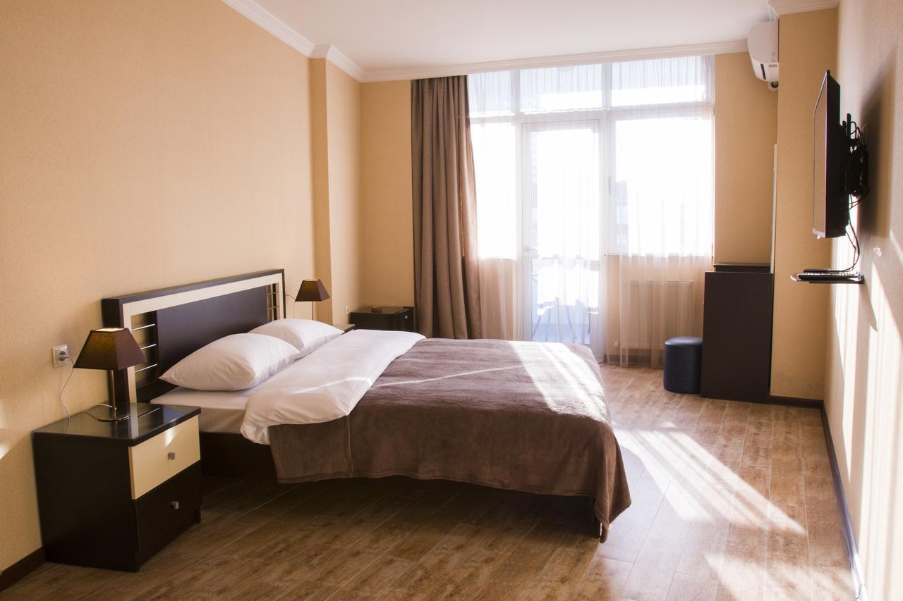 Pirosmani Mini Hotel Batumi Ngoại thất bức ảnh