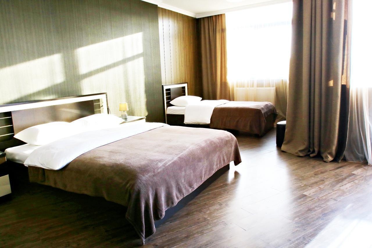 Pirosmani Mini Hotel Batumi Ngoại thất bức ảnh