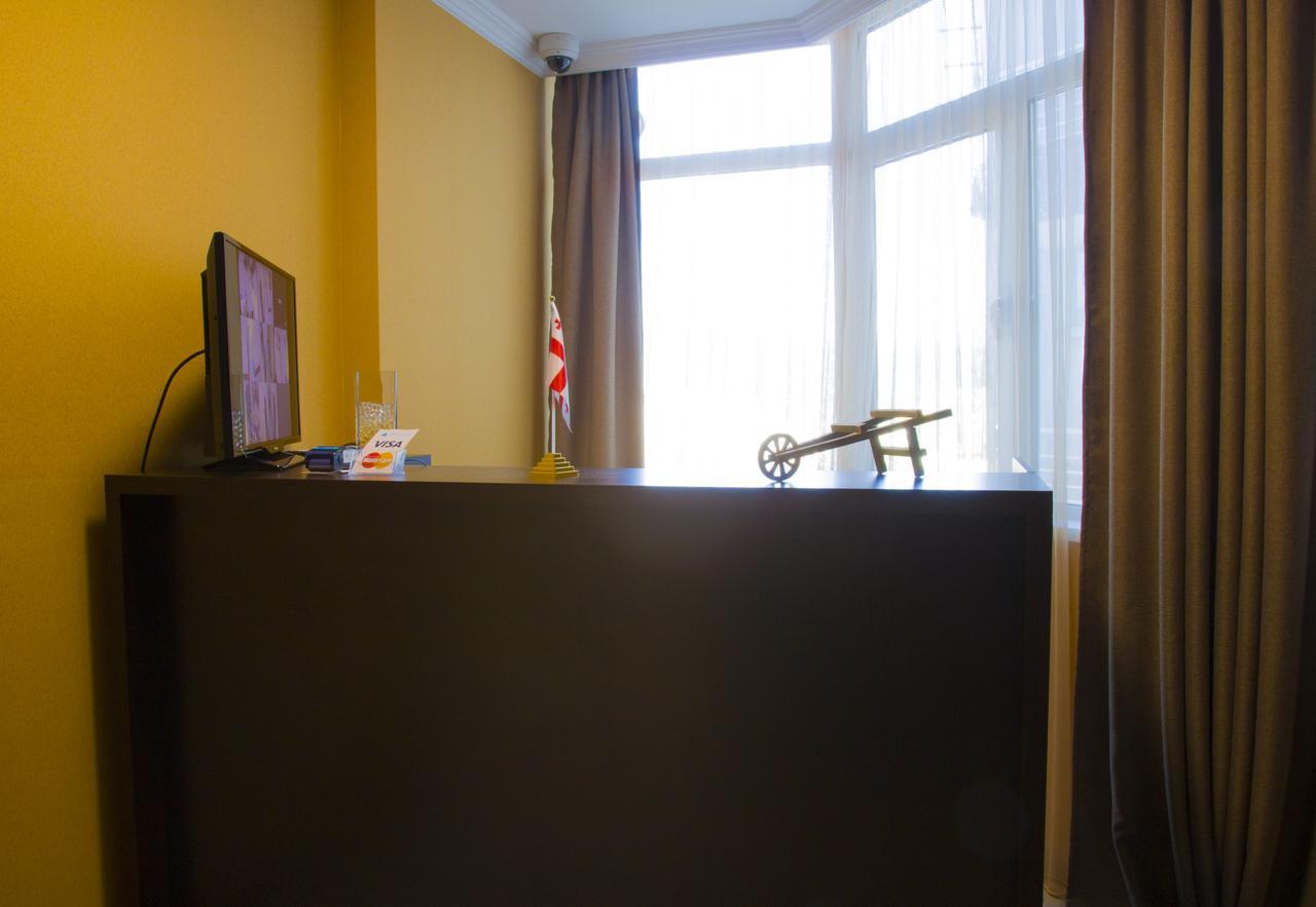 Pirosmani Mini Hotel Batumi Ngoại thất bức ảnh