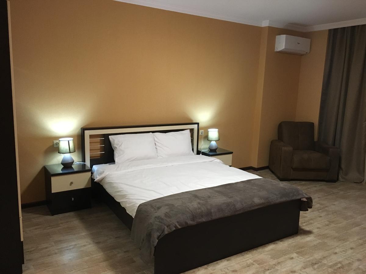 Pirosmani Mini Hotel Batumi Ngoại thất bức ảnh